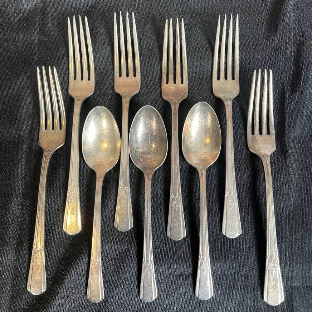 9- ANTIQUE VINTAGE‎ COLLECTIBLE ROGERS MFG CO STAINLESS Dinner Forks & Teaspoons